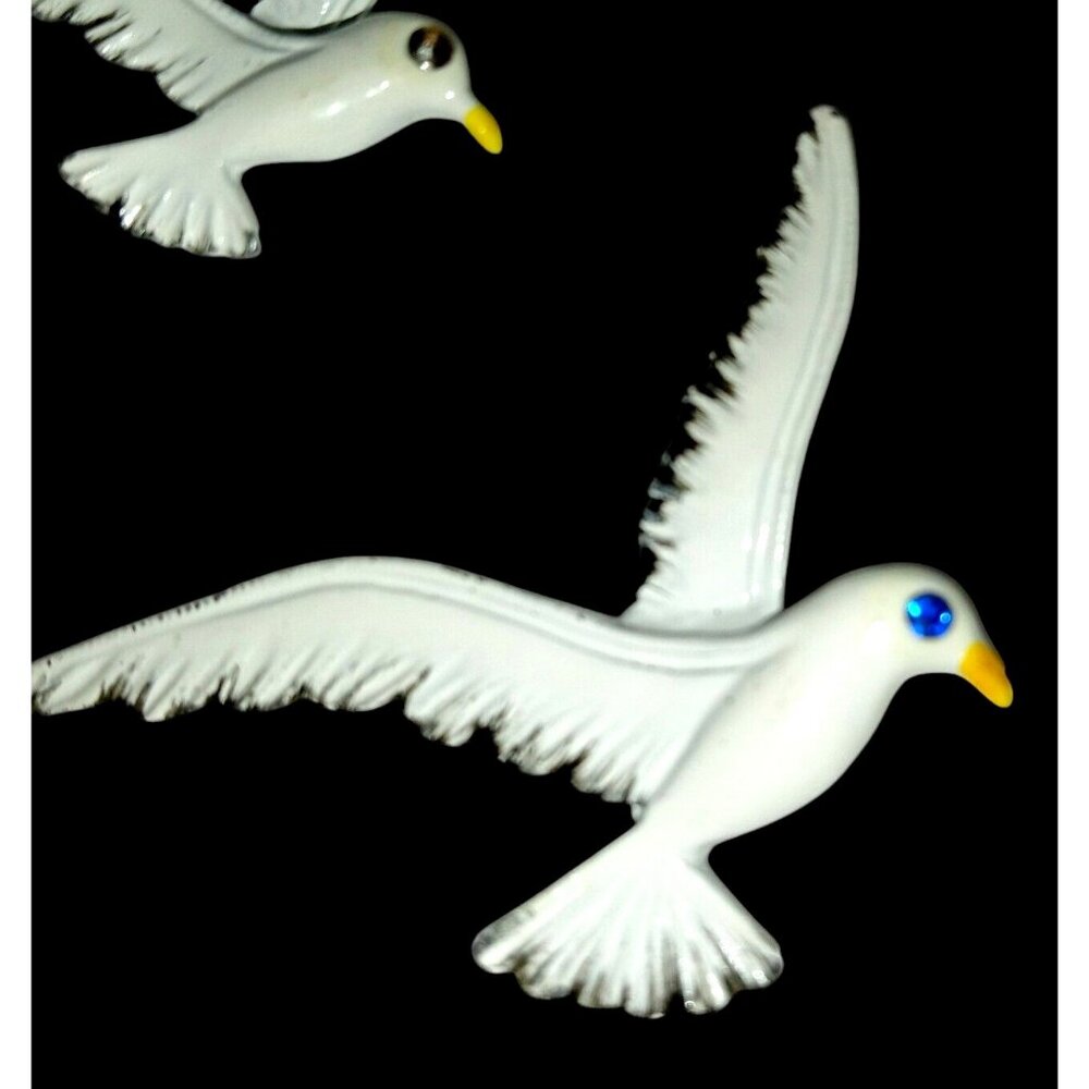 GERRY'S Signed Vintage White Seagull Brooch Set Enamel Bird Blue Eye Rhinestone